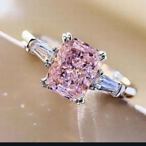 💕💕NEW💕💕GLAMOROUS!! PINK and White CZ Stones in SILVER Plating 💕💕